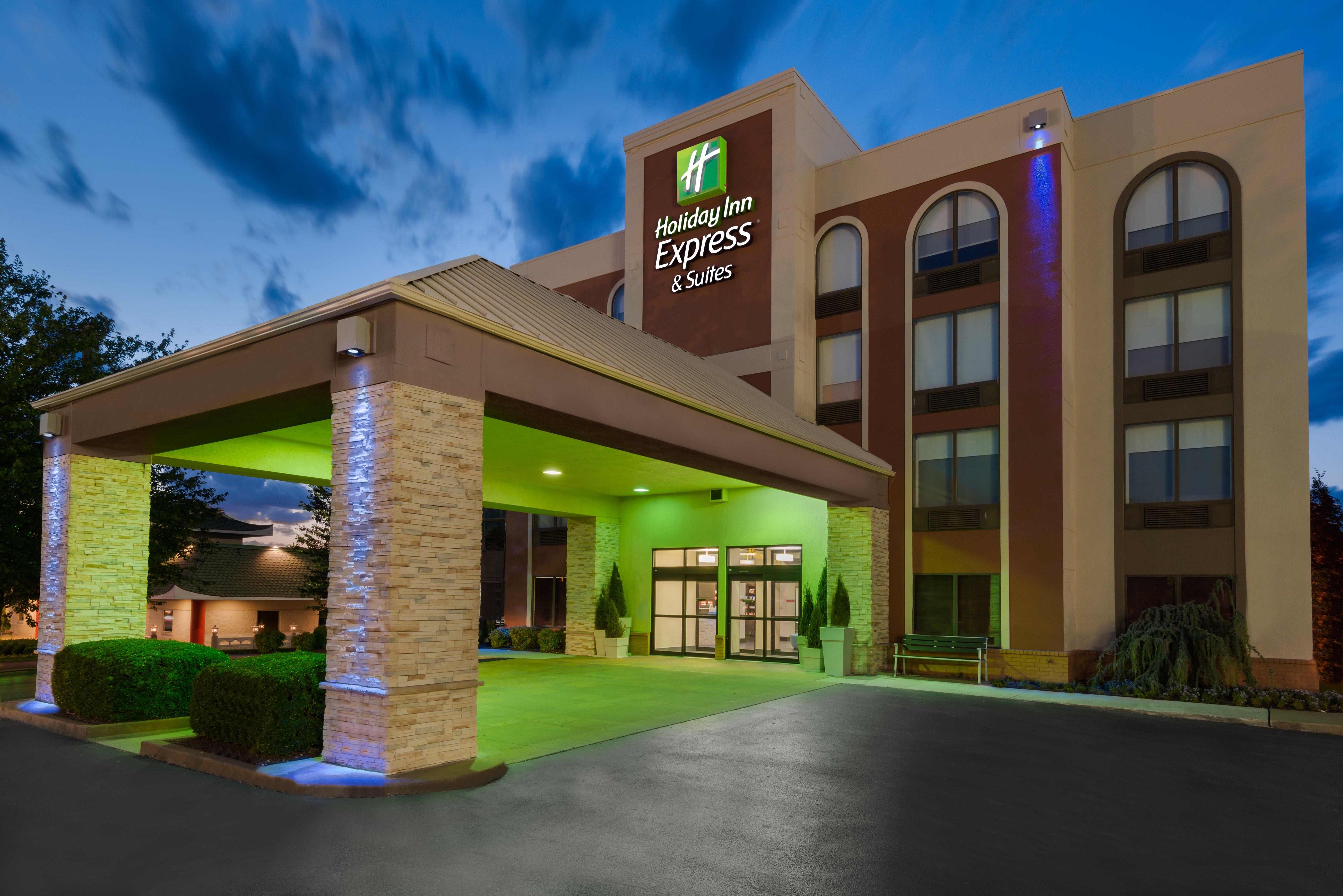 Holiday Inn Express Hotel & Suites Bentonville By Ihg Exterior photo