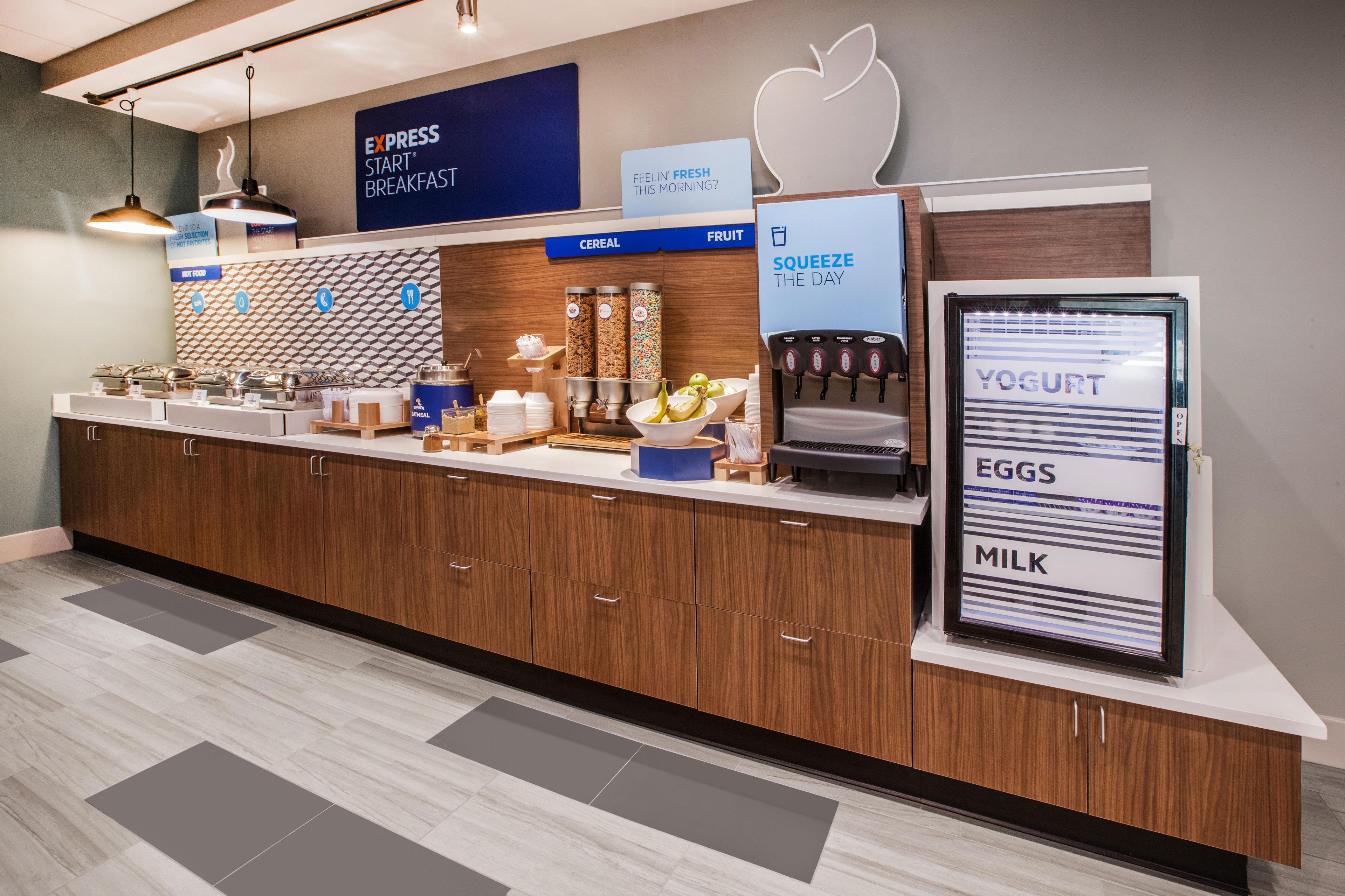 Holiday Inn Express Hotel & Suites Bentonville By Ihg Exterior photo