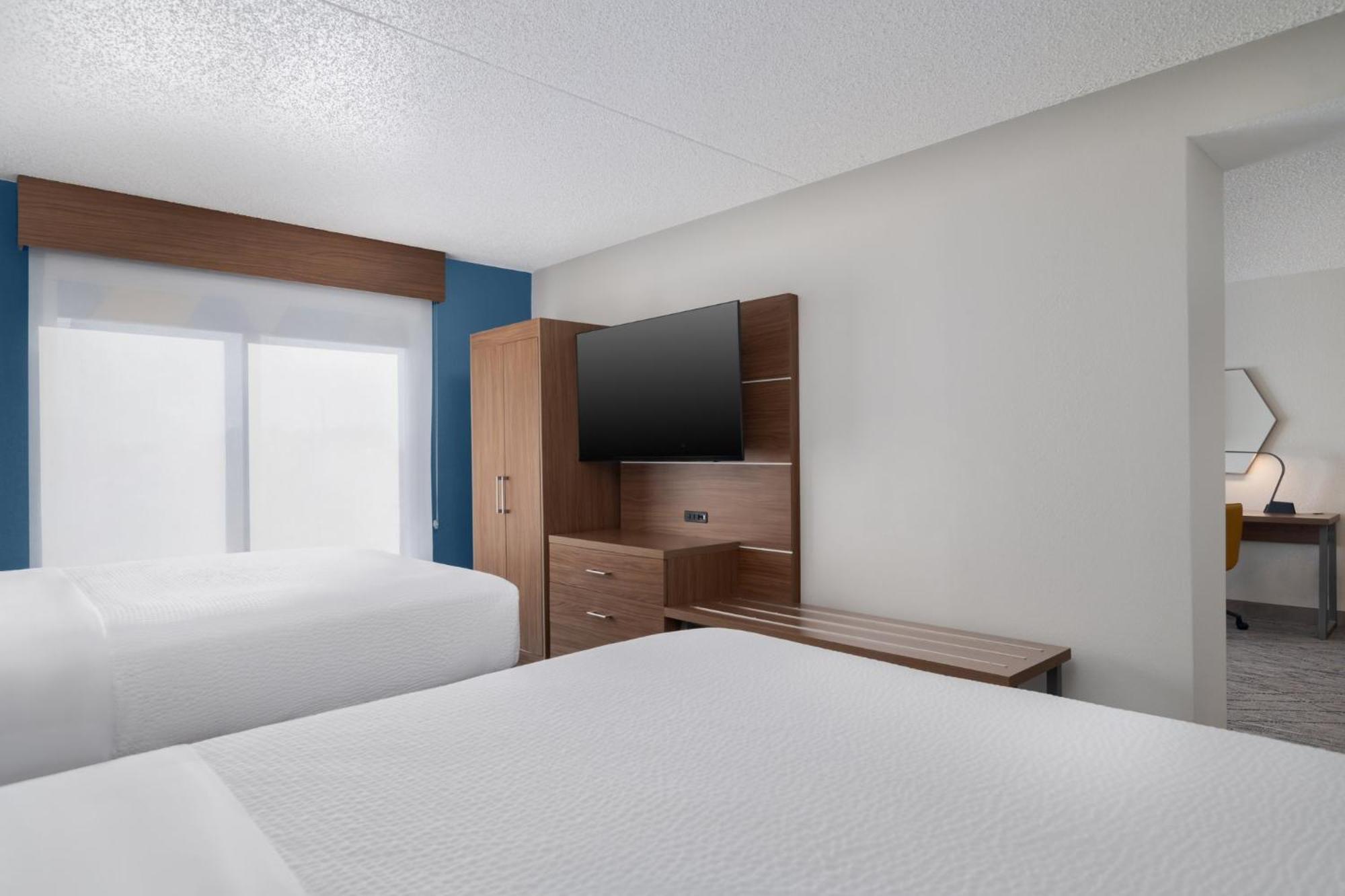 Holiday Inn Express Hotel & Suites Bentonville By Ihg Exterior photo