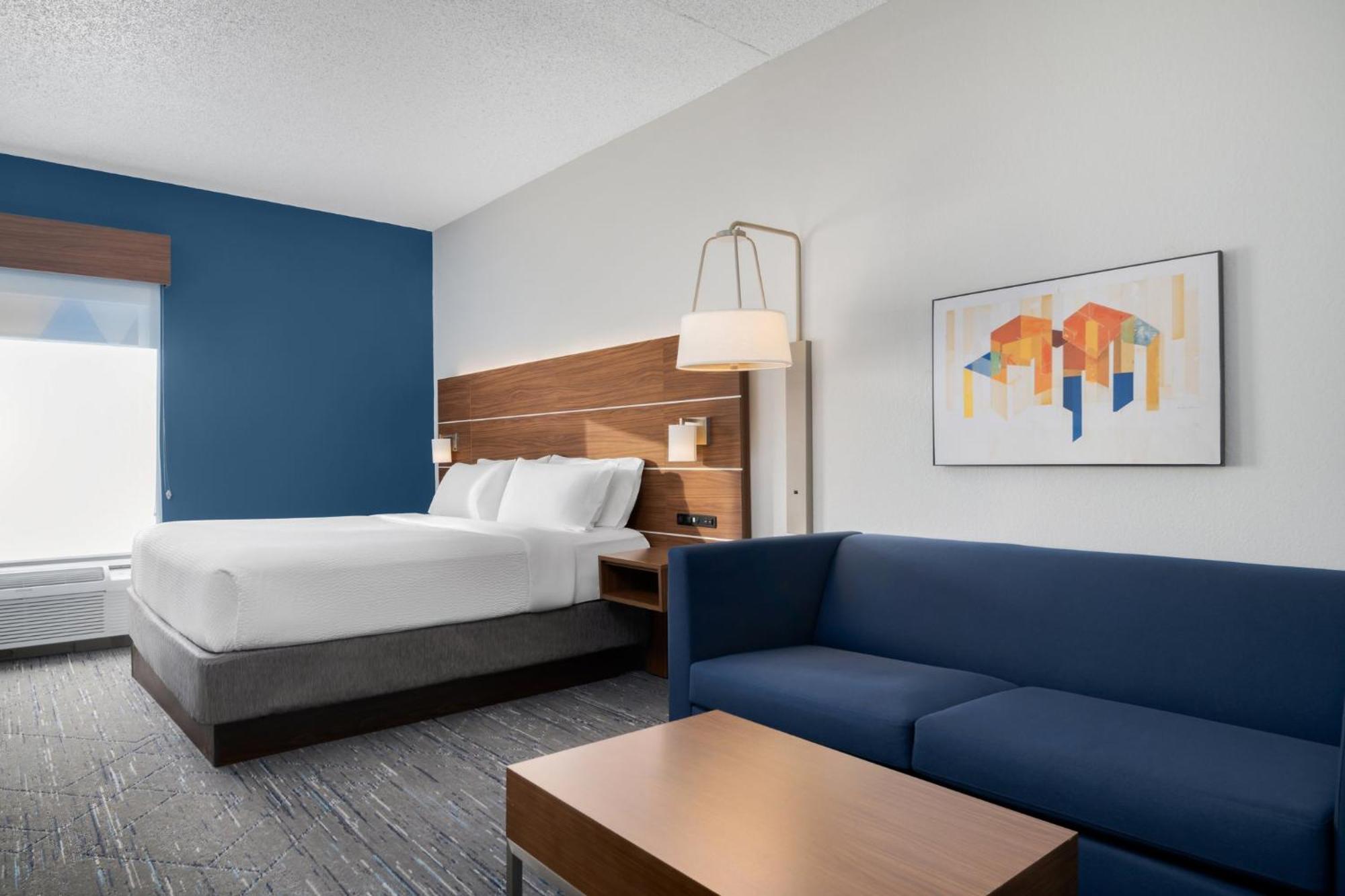Holiday Inn Express Hotel & Suites Bentonville By Ihg Exterior photo