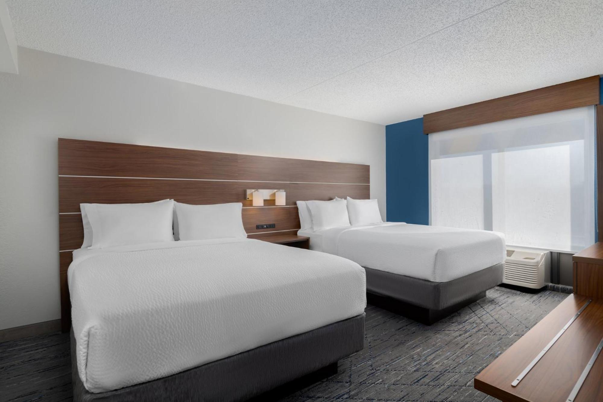 Holiday Inn Express Hotel & Suites Bentonville By Ihg Exterior photo