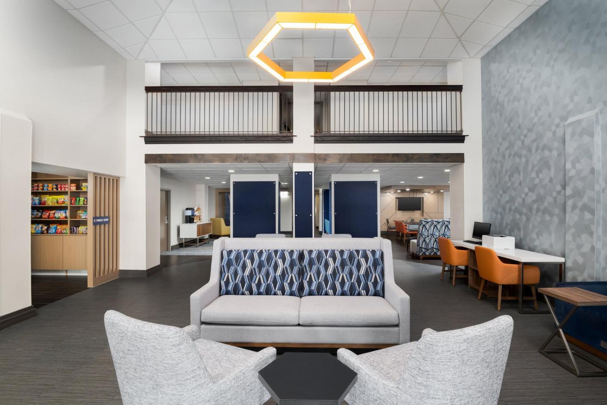 Holiday Inn Express Hotel & Suites Bentonville By Ihg Exterior photo